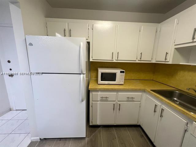 16851 NE 23rd Ave in North Miami Beach, FL - Building Photo - Building Photo