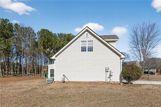1136 Mason Lee Ave SE in Loganville, GA - Building Photo - Building Photo