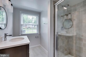 9808 Brixton Ln in Bethesda, MD - Building Photo - Building Photo