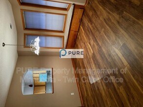 1033 Traditions Ct in Chaska, MN - Building Photo - Building Photo