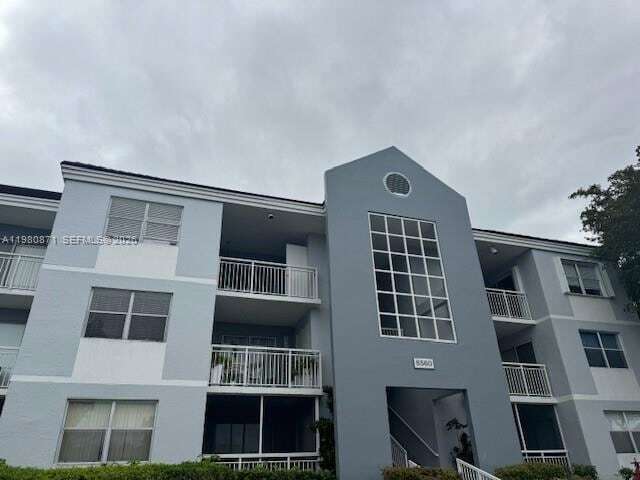 8560 SW 212th St, Unit 306 in Cutler Bay, FL - Building Photo - Building Photo