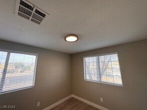 1271 Balzar Ave in Las Vegas, NV - Building Photo - Building Photo