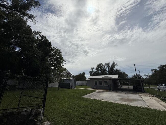 517 NE 8th Ave in Ocala, FL - Building Photo - Building Photo