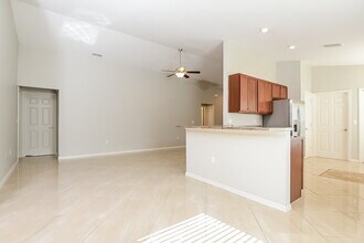 6400 Twin Bridges Dr in Zephyrhills, FL - Building Photo - Building Photo