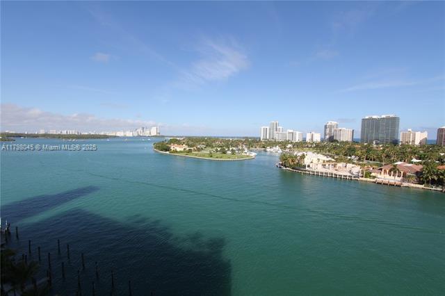 10201 E Bay Harbor Dr, Unit 506 in Bay Harbor Islands, FL - Foto de edificio - Building Photo