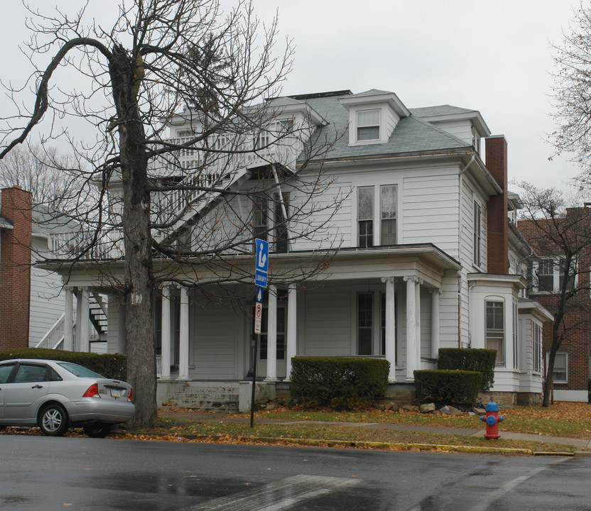 103 W Main St in Lock Haven, PA - Building Photo