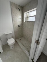 5782 W 26th Ave in Hialeah Gardens, FL - Foto de edificio - Building Photo