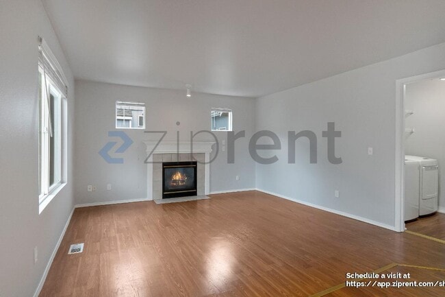26927 115th Pl SE in Kent, WA - Foto de edificio - Building Photo