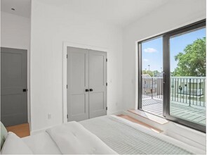52 Withington St, Unit 8 in Boston, MA - Building Photo - Building Photo