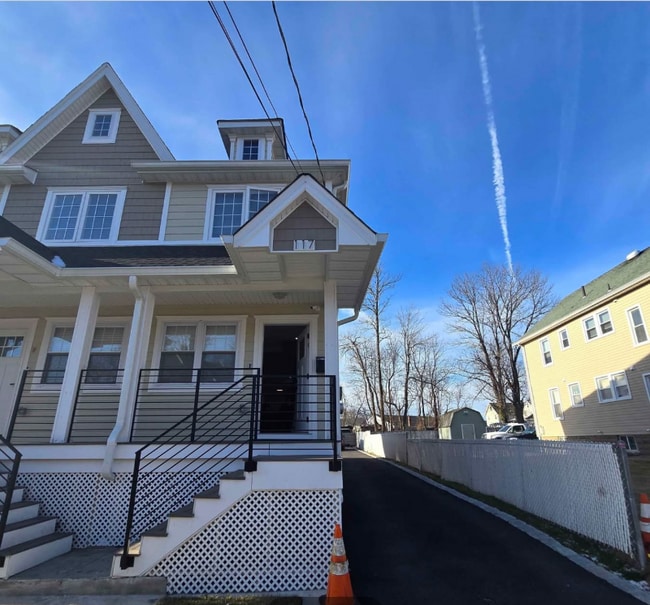 117 Winslow Pl in Garwood, NJ - Building Photo - Building Photo