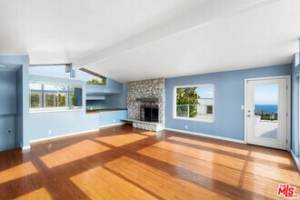 3818 Seahorn Dr in Malibu, CA - Building Photo - Building Photo