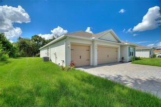 347 Seasons Dr in Punta Gorda, FL - Building Photo - Building Photo