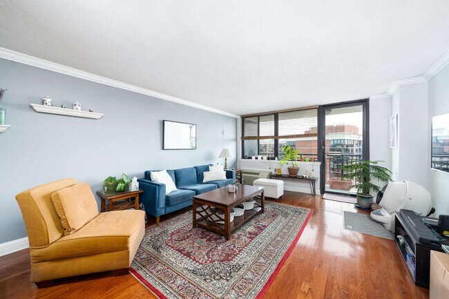 551 Observer Hwy in Hoboken, NJ - Building Photo - Building Photo