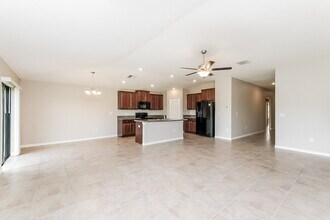 9615 Sage Creek Dr in Ruskin, FL - Building Photo - Building Photo