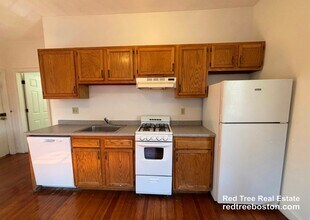 163 Strathmore Rd, Unit 3 in Boston, MA - Foto de edificio - Building Photo