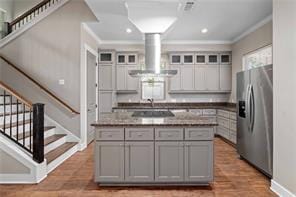 property at 2309 Longview St