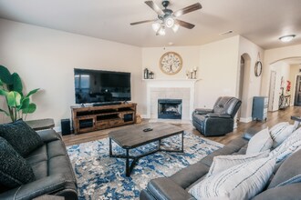 728 Chatsworth Dr in Anna, TX - Building Photo - Building Photo