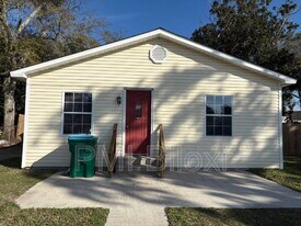 1916 Hudson St in Pascagoula, MS - Building Photo