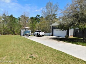 113 Rivendale Dr in Jacksonville, NC - Building Photo - Building Photo