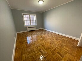 312 Washington St, Unit 3-2 in Wellesley, MA - Building Photo