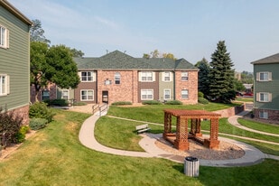 Creekside Place Apartments in Thornton, CO - Building Photo
