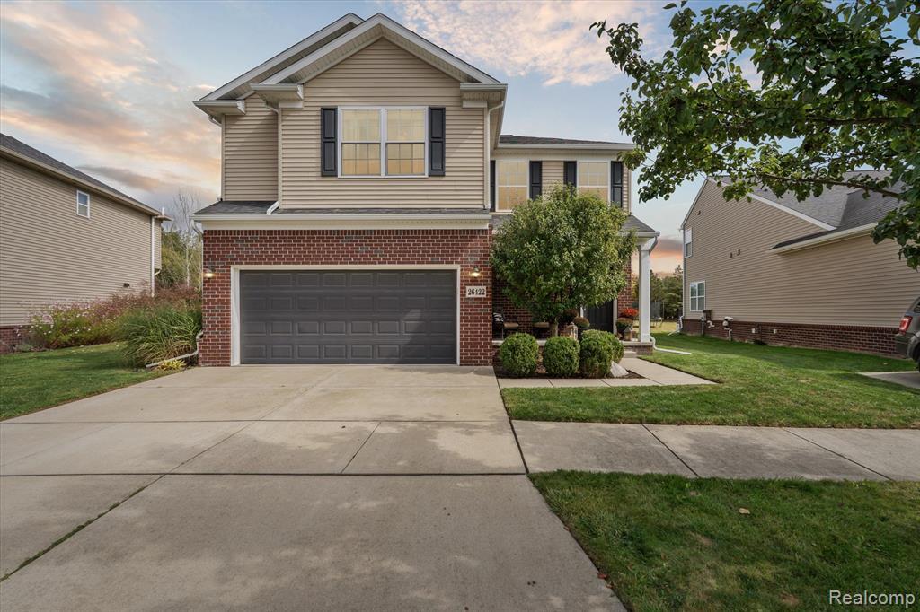 26422 Elk Run E in New Hudson, MI - Building Photo