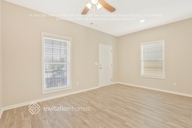 3851 Lake Sanctuary Way in Atlanta, GA - Foto de edificio - Building Photo