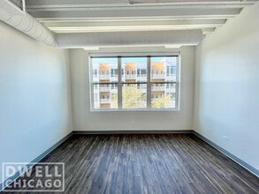 911 W Dakin St in Chicago, IL - Foto de edificio - Building Photo