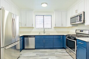 Murietta Apartments in Sherman Oaks, CA - Building Photo