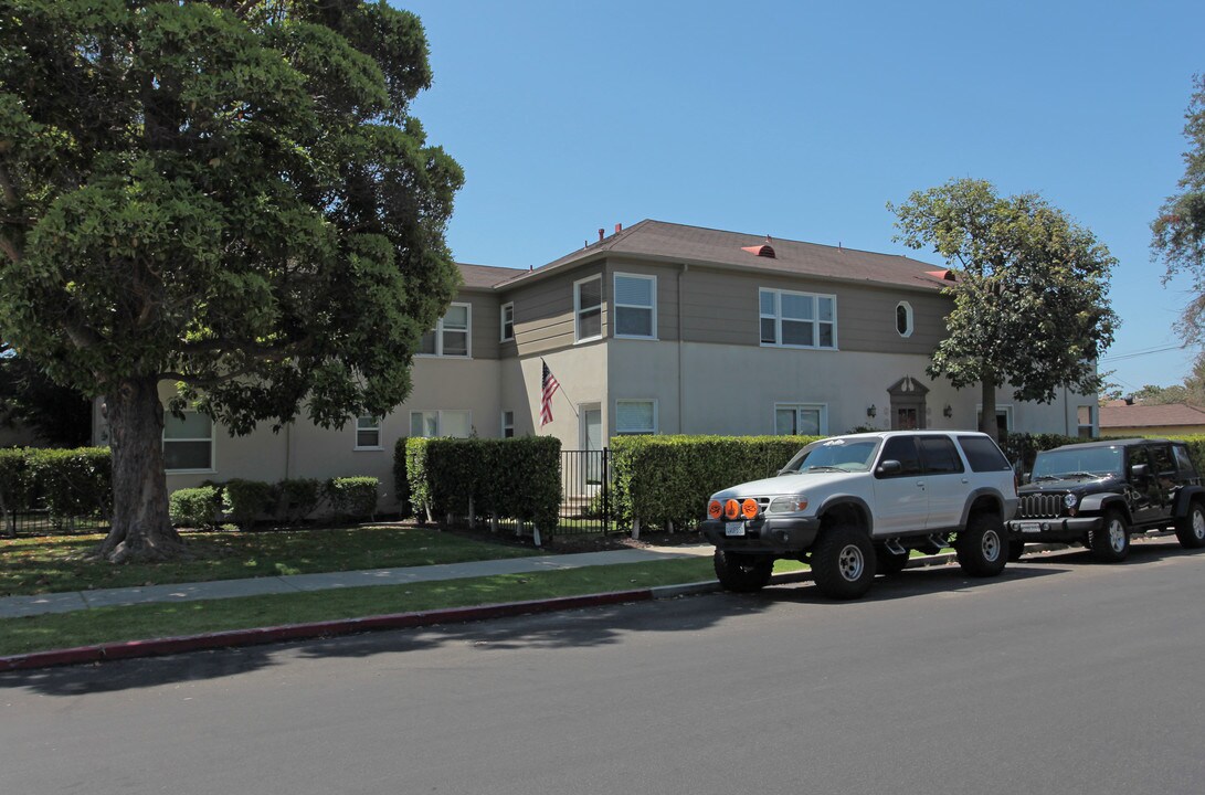 Westminster Villas Apartments in Los Angeles, CA - Building Photo