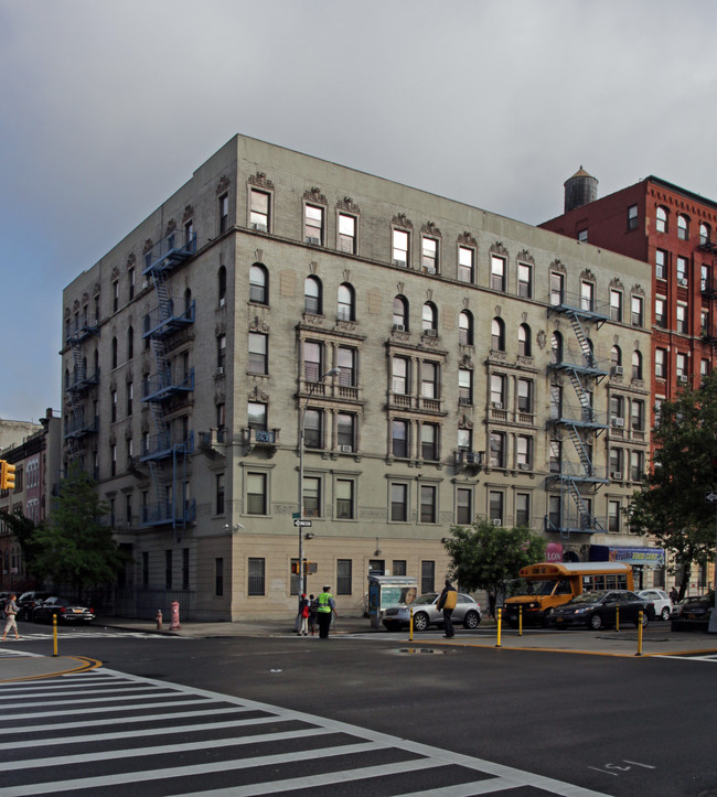 2022-2024 Adam Clayton Powell Jr Blvd in New York, NY - Foto de edificio - Building Photo