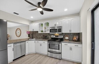 2703 Maplewood Dr in Greenacres, FL - Building Photo - Building Photo