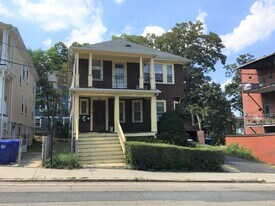 27 High St, Unit 1 in Brookline, MA - Building Photo