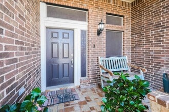 318 Silverleaf Oak in Laredo, TX - Building Photo - Building Photo
