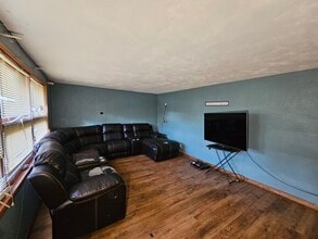 1611 Mousette Ln in Sauget, IL - Foto de edificio - Building Photo