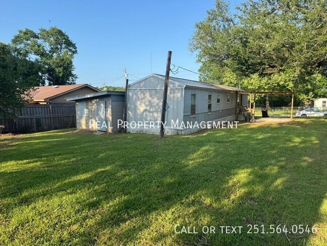 3101 Western Hills Dr W in Mobile, AL - Building Photo - Building Photo