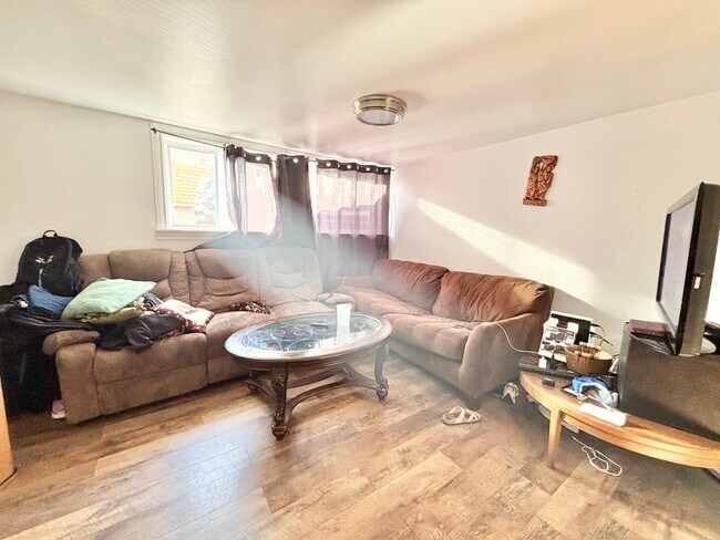 102 Embleton Ave in Fredericton, NB - Building Photo - Building Photo