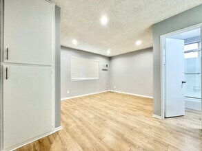 12311 Burbank Blvd in Los Angeles, CA - Building Photo - Building Photo