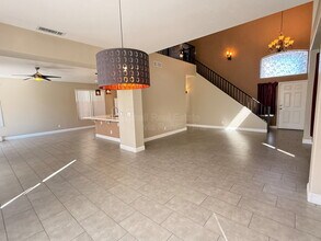 6425 W Desert Hollow Dr in Phoenix, AZ - Building Photo - Building Photo