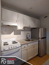429 W Wellington Ave, Unit 12D in Chicago, IL - Building Photo - Building Photo