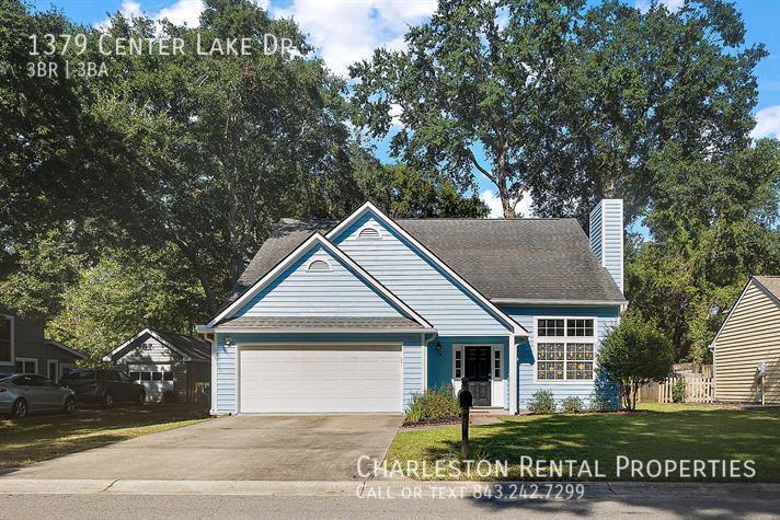 1379 Center Lake Dr in Mount Pleasant, SC - Building Photo