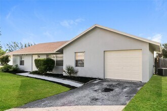 2152 NE 1st Ct in Boynton Beach, FL - Building Photo - Building Photo