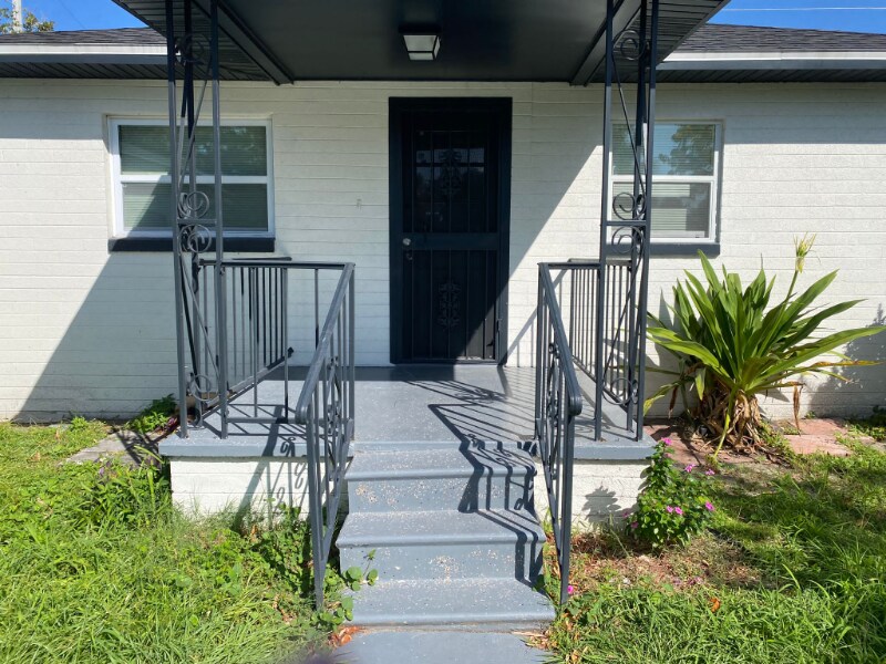 2394 Orange Center Blvd in Orlando, FL - Building Photo
