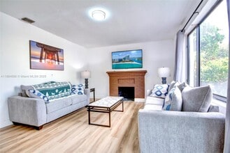 2126 NW 3rd St in Miami, FL - Building Photo - Building Photo