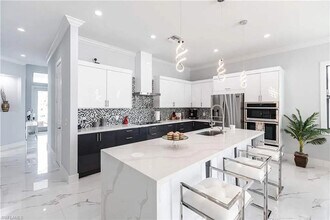 656 108th Ave N in Naples, FL - Building Photo - Building Photo