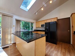 2811 182nd Ave NE in Redmond, WA - Building Photo - Building Photo