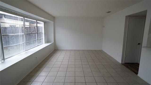 24 E Mountain Creek Dr in Grand Prairie, TX - Building Photo - Building Photo