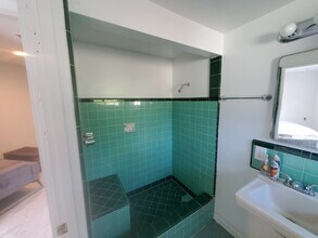 116 E Avenida de los Lobos Marinos, Unit 116 B in San Clemente, CA - Foto de edificio - Building Photo