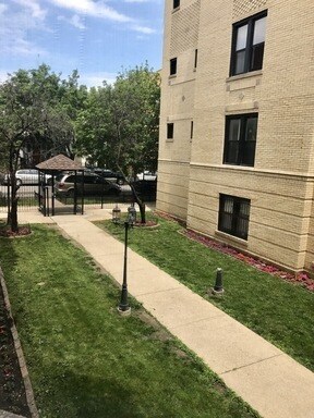 property at 3641 W Dickens Ave