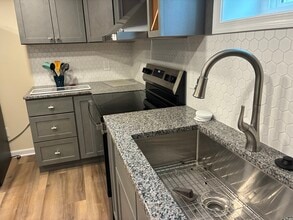 1006 Willard Dr, Unit Fully furnished apartment in Blacksburg, VA - Building Photo - Building Photo